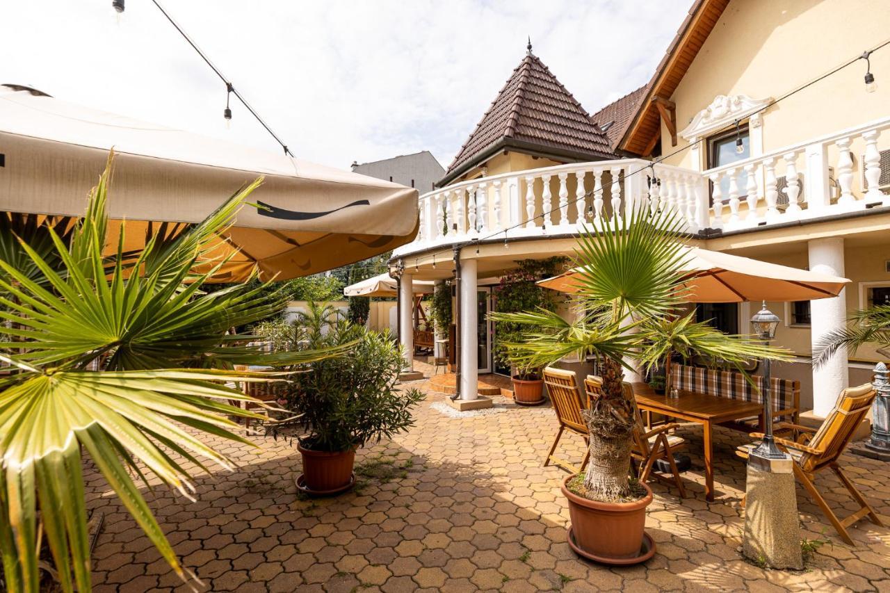 Palazzo Bed & Breakfast Szeged Exterior photo